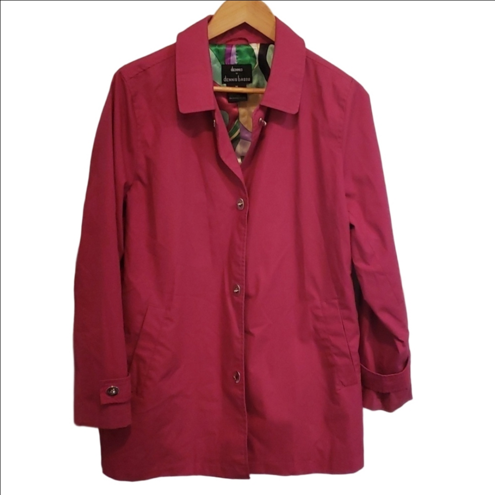 Dennis by Dennis Basso pink raincoat with silver closure, graphic print linning
